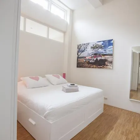 Apartment Helmers | Artfulstay *